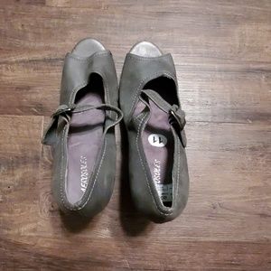 AEROSOLES Shoes - Aerosoles Gray Peeptoe Heels AEROSOLES Shoes - Aerosoles Gray Peeptoe Heels